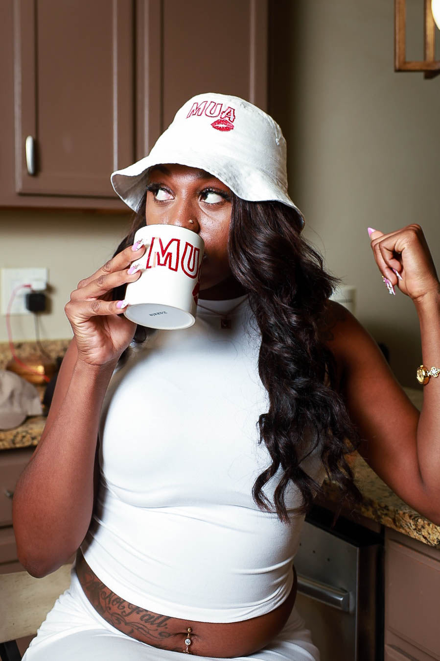 MUA BLOCK BUCKET HAT - WHITE - MUA